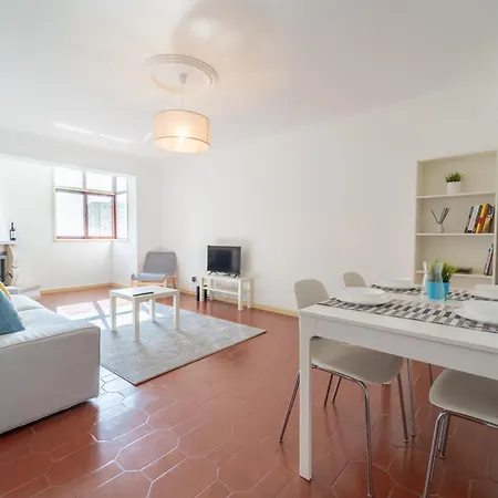 Feliciano Ramos 2 - T4 Familiar Perto Do Centro Da - Appartement *