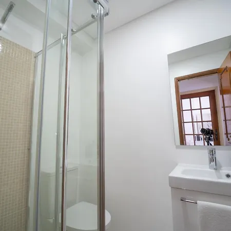 Feliciano Ramos 2 - T4 Familiar Perto Do Centro Da - Appartement *