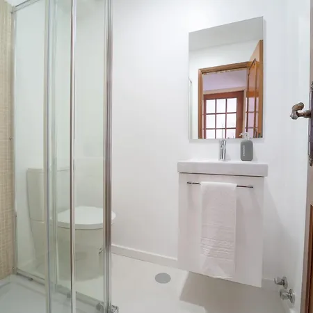 Feliciano Ramos 2 - T4 Familiar Perto Do Centro Da -