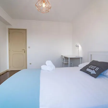 Feliciano Ramos 2 - T4 Familiar Perto Do Centro Da - Appartement *