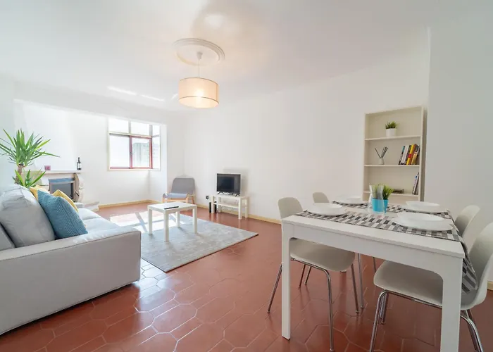 Feliciano Ramos 2 - T4 Familiar Perto Do Centro Da - アパート *