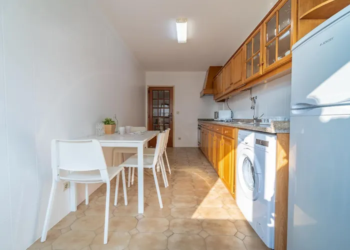 アパート Feliciano Ramos 2 - T4 Familiar Perto Do Centro Da - *