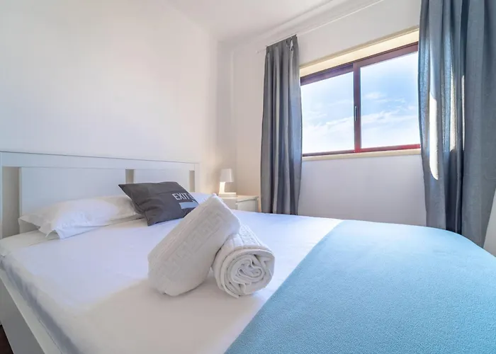 Feliciano Ramos 2 - T4 Familiar Perto Do Centro Da -