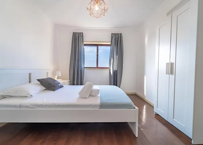 Feliciano Ramos 2 - T4 Familiar Perto Do Centro Da - アパート ブラガ